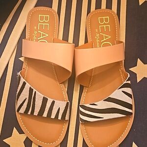 Beach by Matisse size 10 Coastal Zebra cowhair Worn once